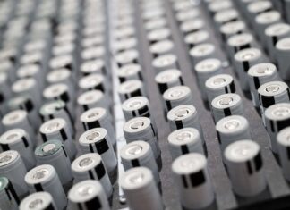 Китайские Ученые Разработали Высокоемкую Литий-Ионную Батарею, Удваивающую Потенциальный Запас Хода Электромобилей