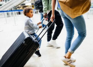 Les retards de sécurité dans les aéroports augmentent en raison de la fermeture : comment naviguer dans des files d’attente plus longues