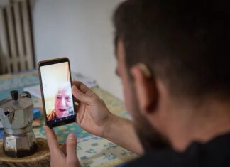 Почему мир выбрал WhatsApp вместо SMS